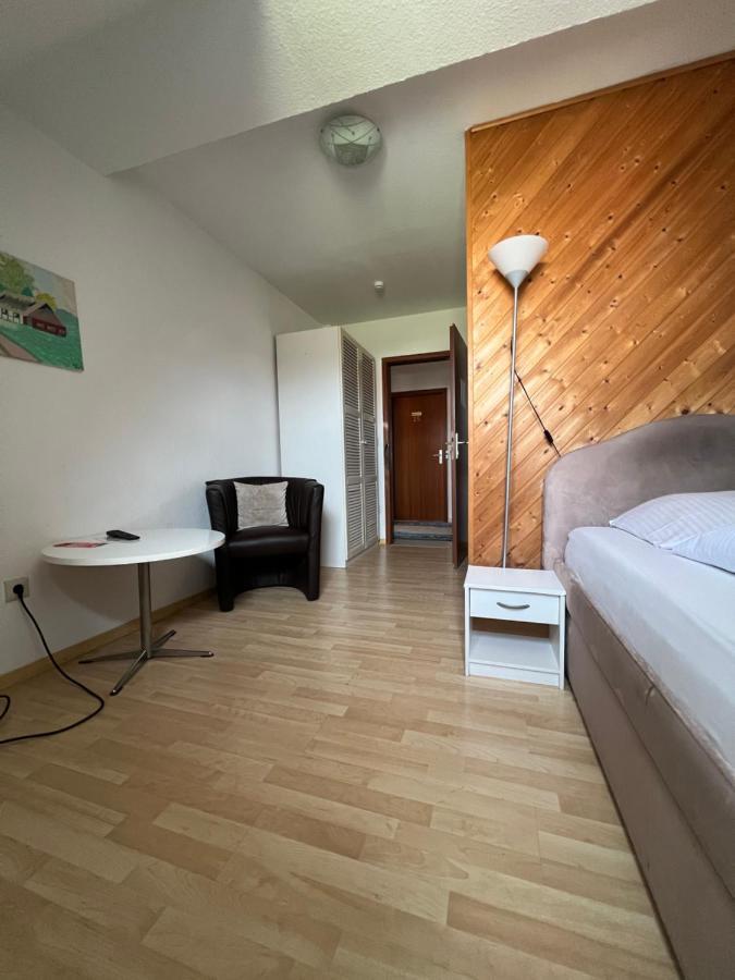 Hotel Zum Ruecking นอร์ทไฮม์ ภายนอก รูปภาพ