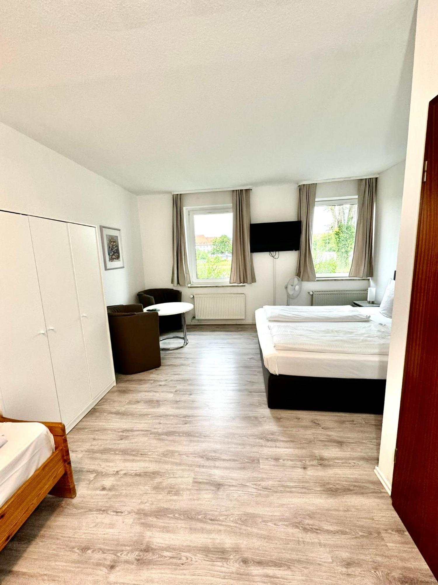 Hotel Zum Ruecking นอร์ทไฮม์ ภายนอก รูปภาพ