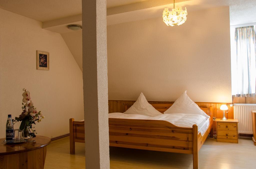 Hotel Zum Ruecking นอร์ทไฮม์ ภายนอก รูปภาพ